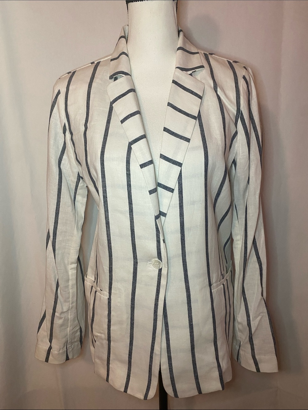 Dalia White Blazer with Vertical Stripes